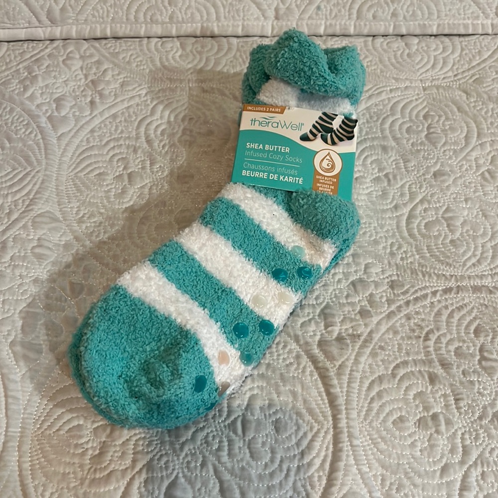 Therawell shea abutter infused cozy socks,‎ new